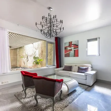 In Marais Elegant Flat In Old 4* Paris