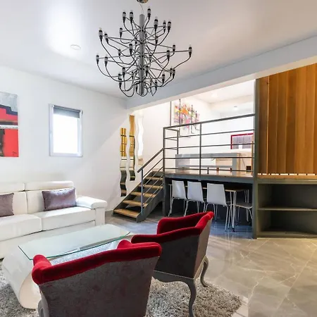 In Marais Elegant Flat In Old Bed & Breakfast 4*